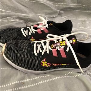 Nike floral downshifter